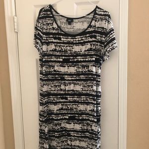 Black and white knit dress